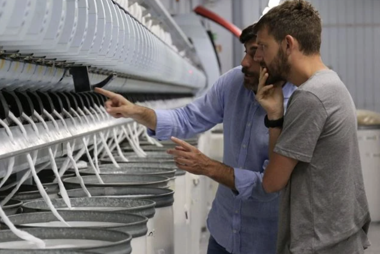 Behind the Scenes: Designing Clothing for Reuse